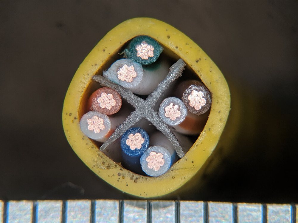 Cat6 patch lead with terminated RJ45 plugs
