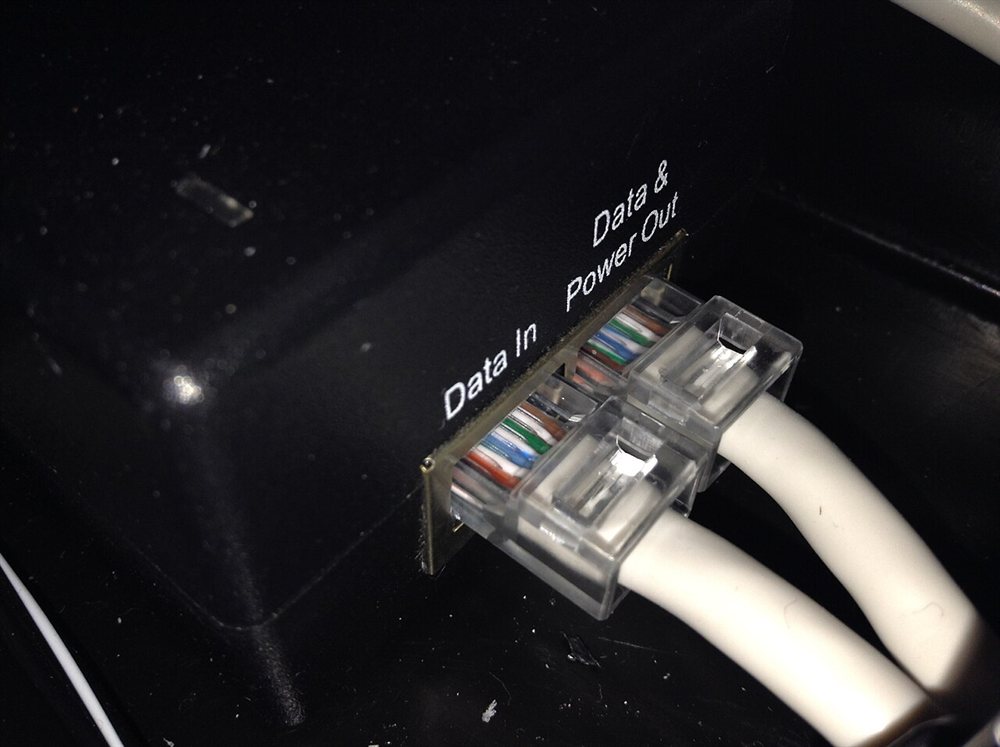Single-port Power over Ethernet injector